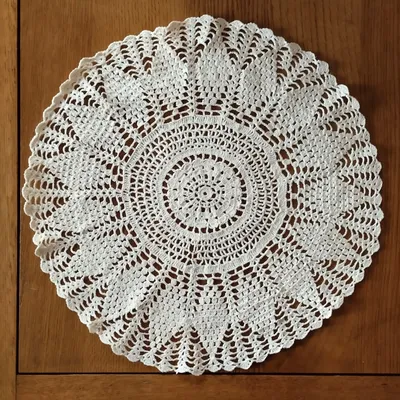 Napperon au crochet, diamètre 37cm